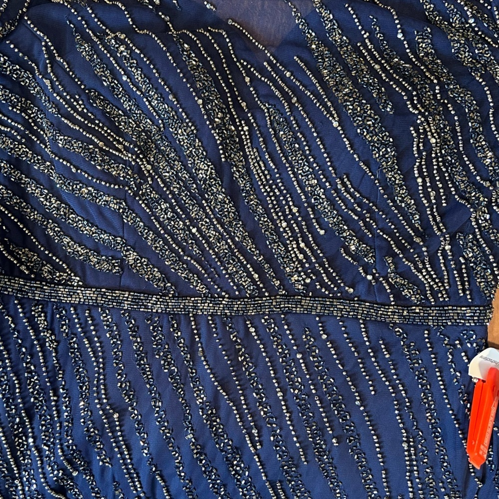 NWT Mac Duggal Midnight Long Sleeve Silver Beaded Column Gown, size 10 - Picture 8 of 10